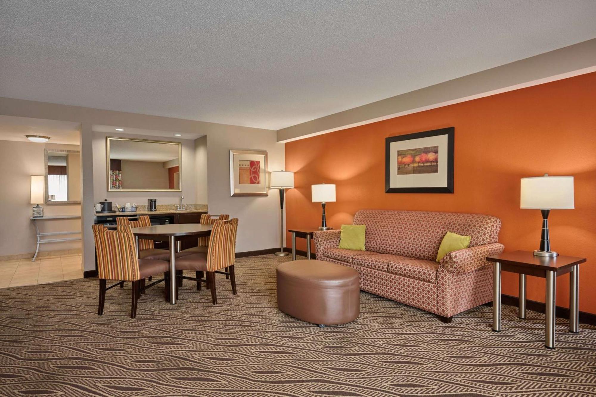 Hampton Inn Evansville Airport Exterior photo